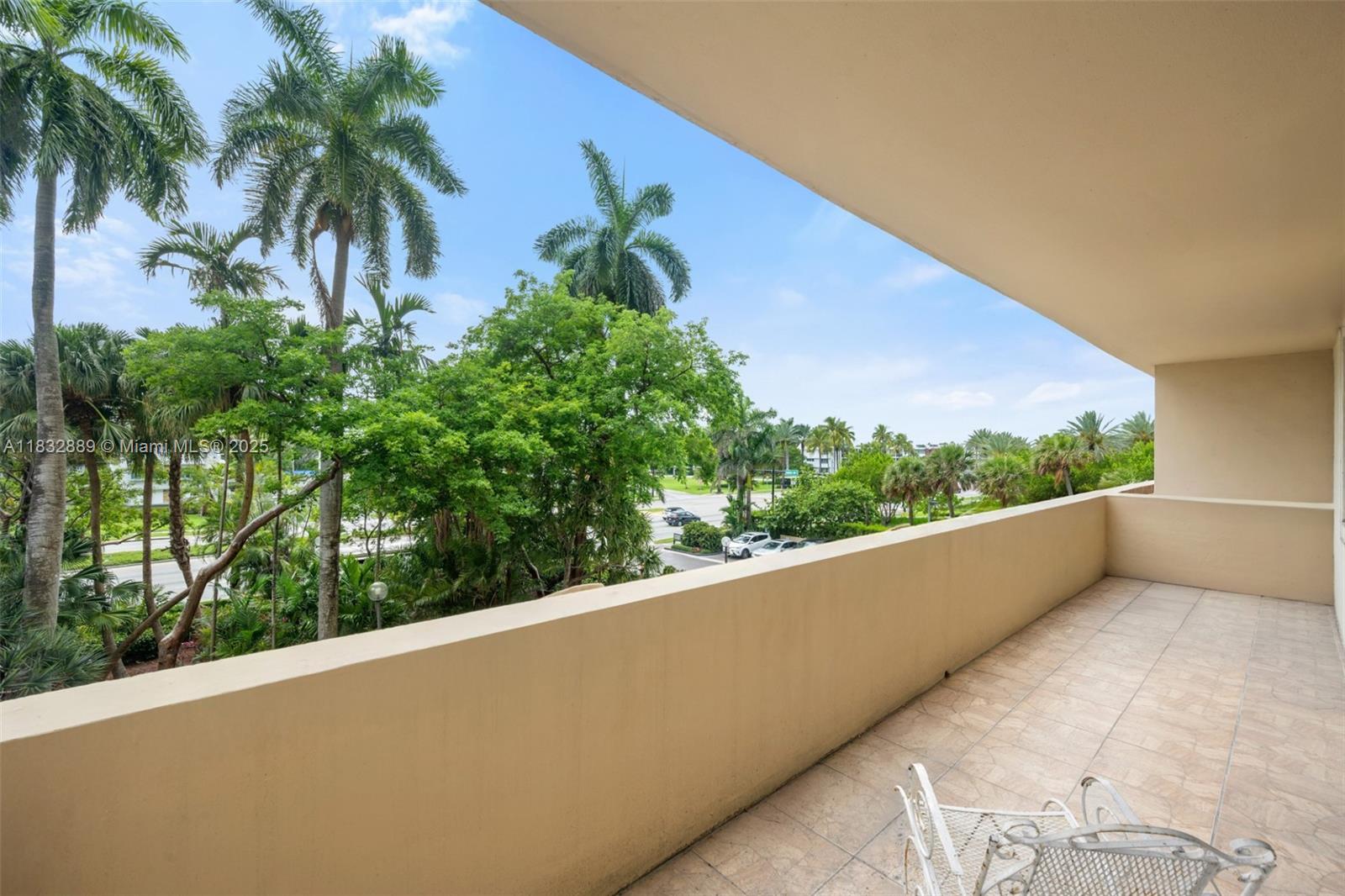THE PLAZA OF BAL HARBOUR - Residential