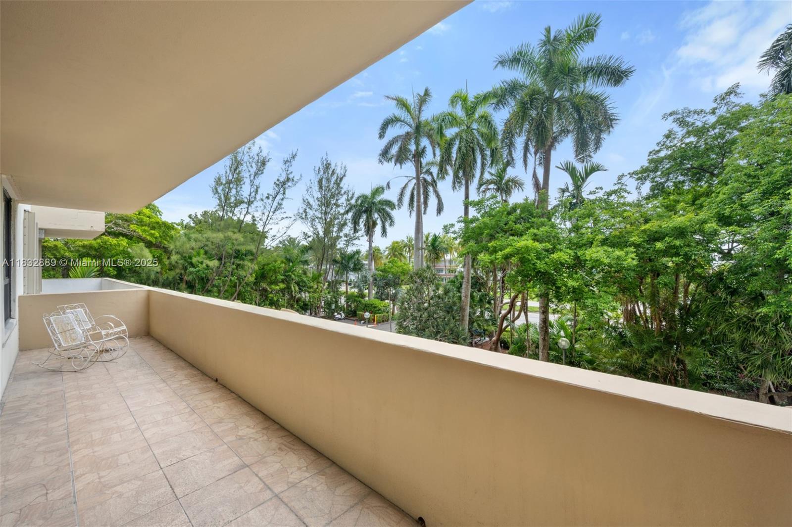 THE PLAZA OF BAL HARBOUR - Residential
