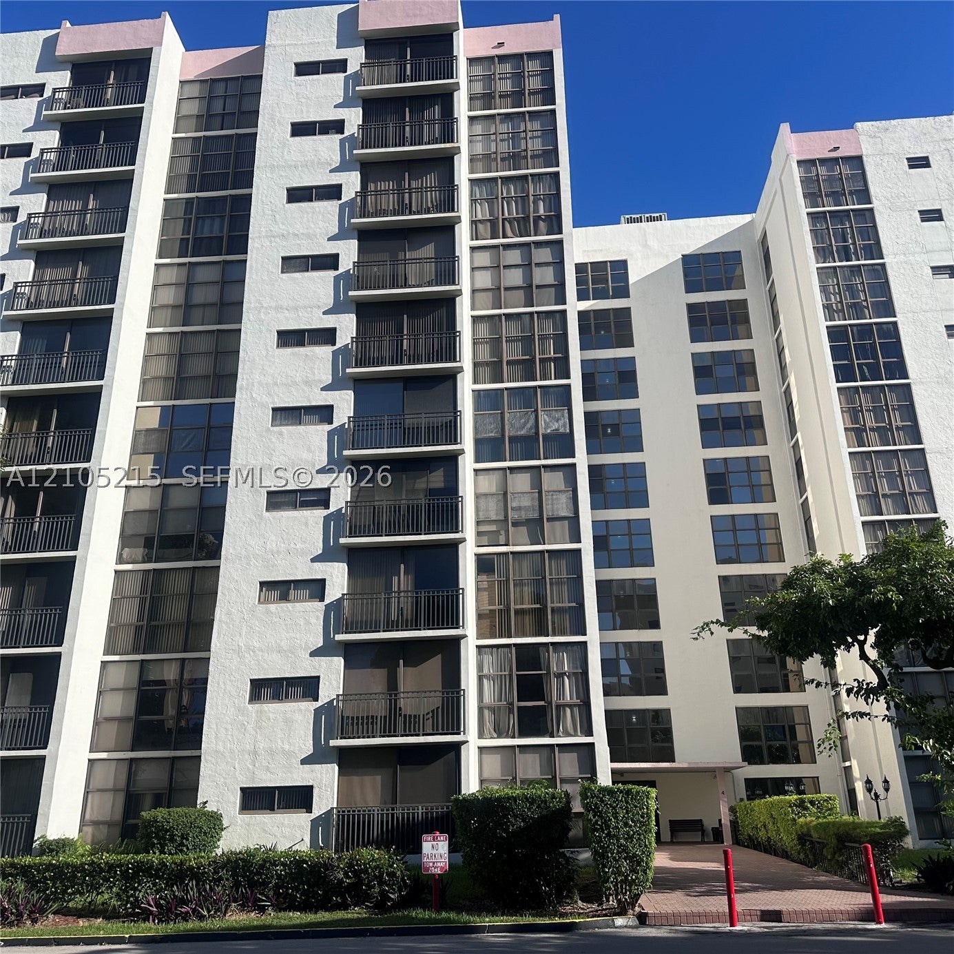 17021 N Bay Rd 114