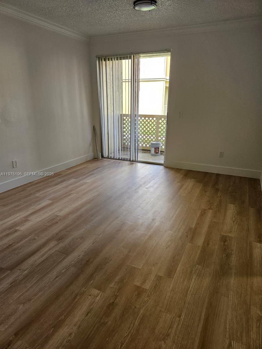 LA HACIENDA COUNTRY CLUB - Residential Lease