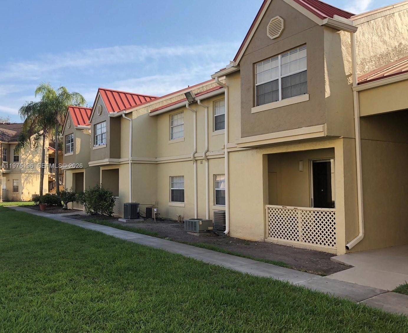 LA HACIENDA COUNTRY CLUB - Residential Lease