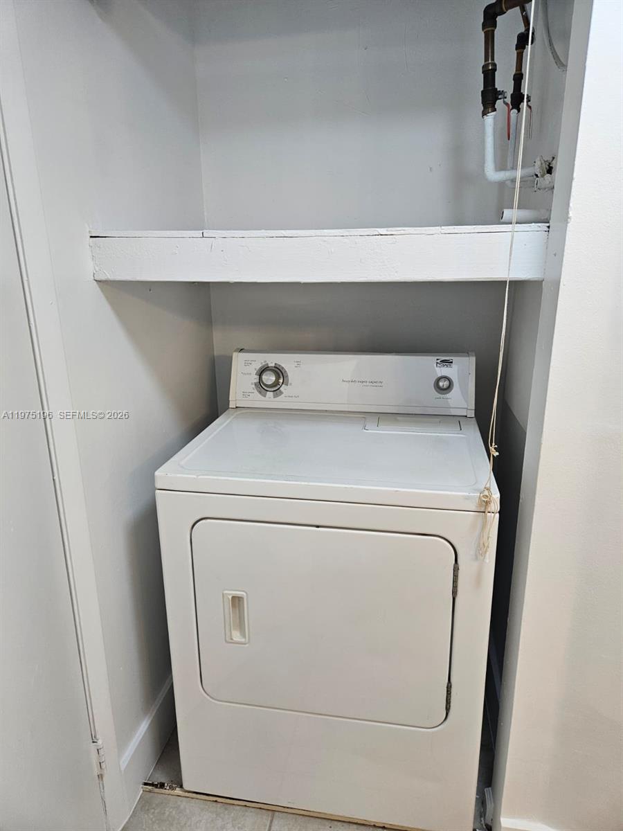 LA HACIENDA COUNTRY CLUB - Residential Lease