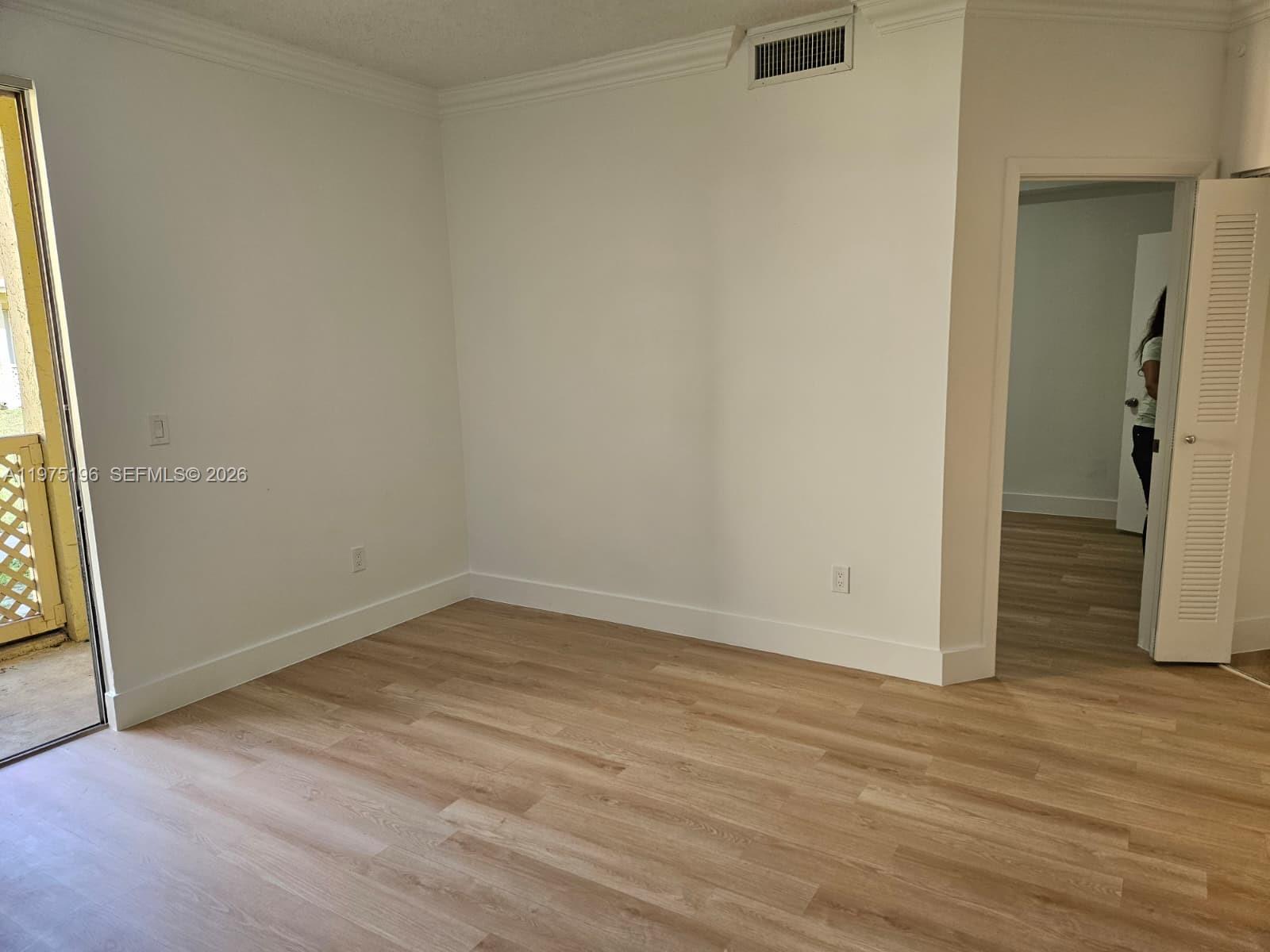 LA HACIENDA COUNTRY CLUB - Residential Lease