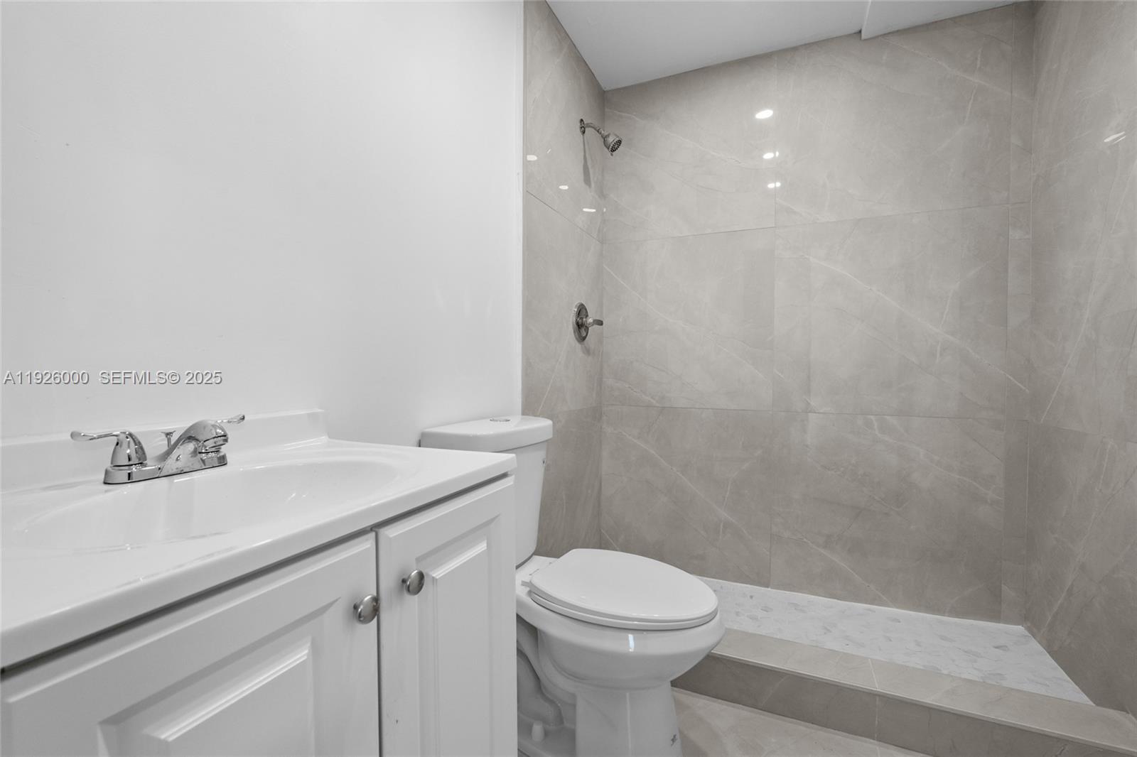 REV PLAT OF BRANDON PARK - Residential Income