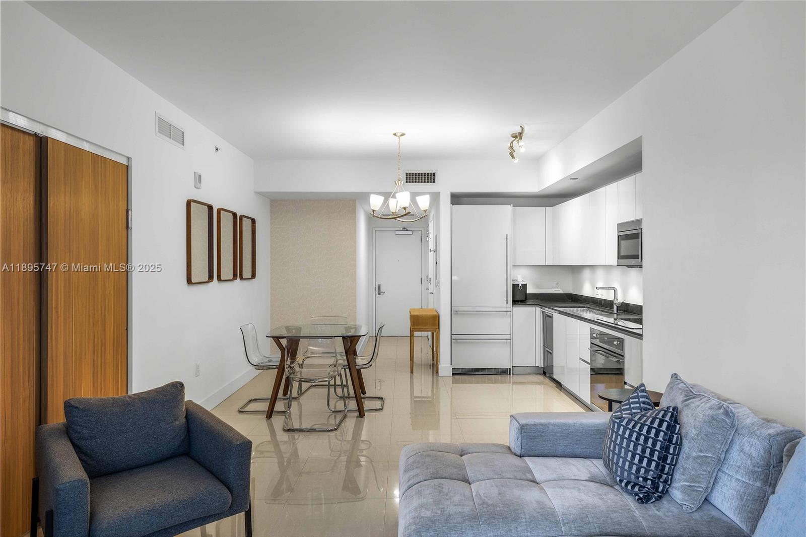 1010 Brickell Ave 3208