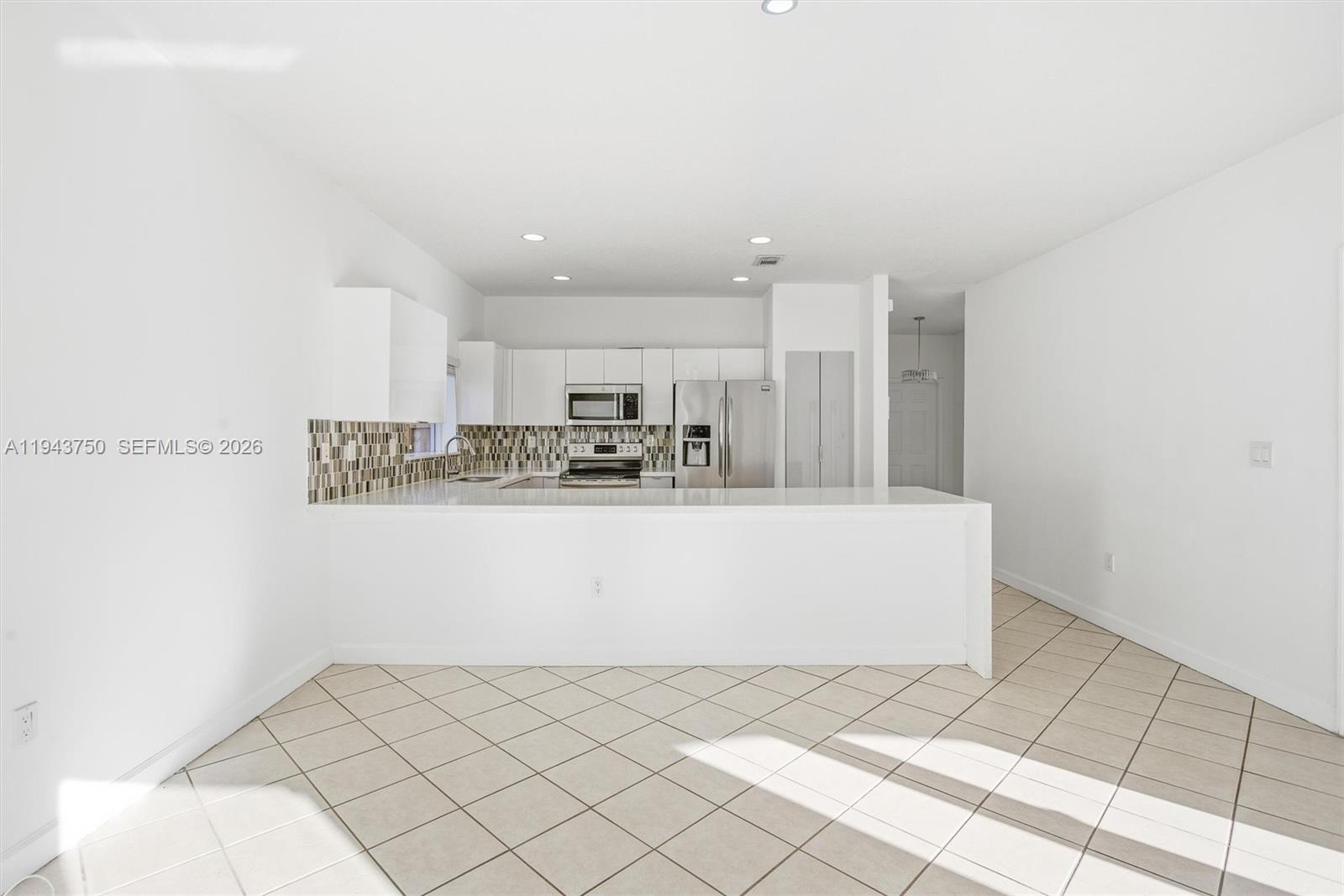 TWIN LAKE SHORES SOUTH - Residential