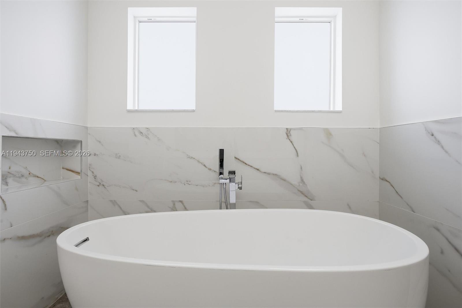 TWIN LAKE SHORES SOUTH - Residential