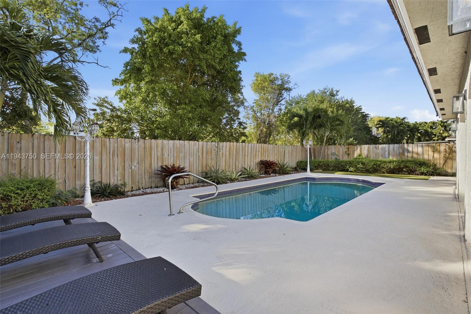 TWIN LAKE SHORES SOUTH - Residential