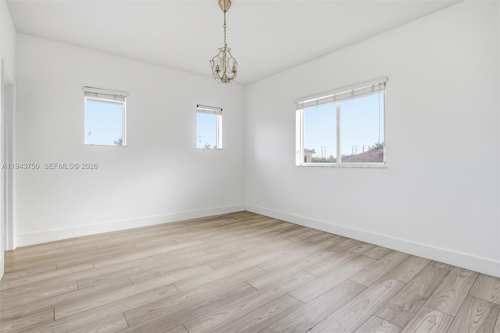 TWIN LAKE SHORES SOUTH - Residential