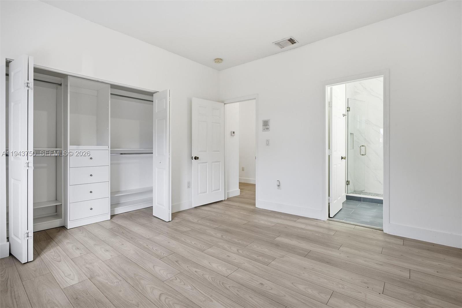 TWIN LAKE SHORES SOUTH - Residential