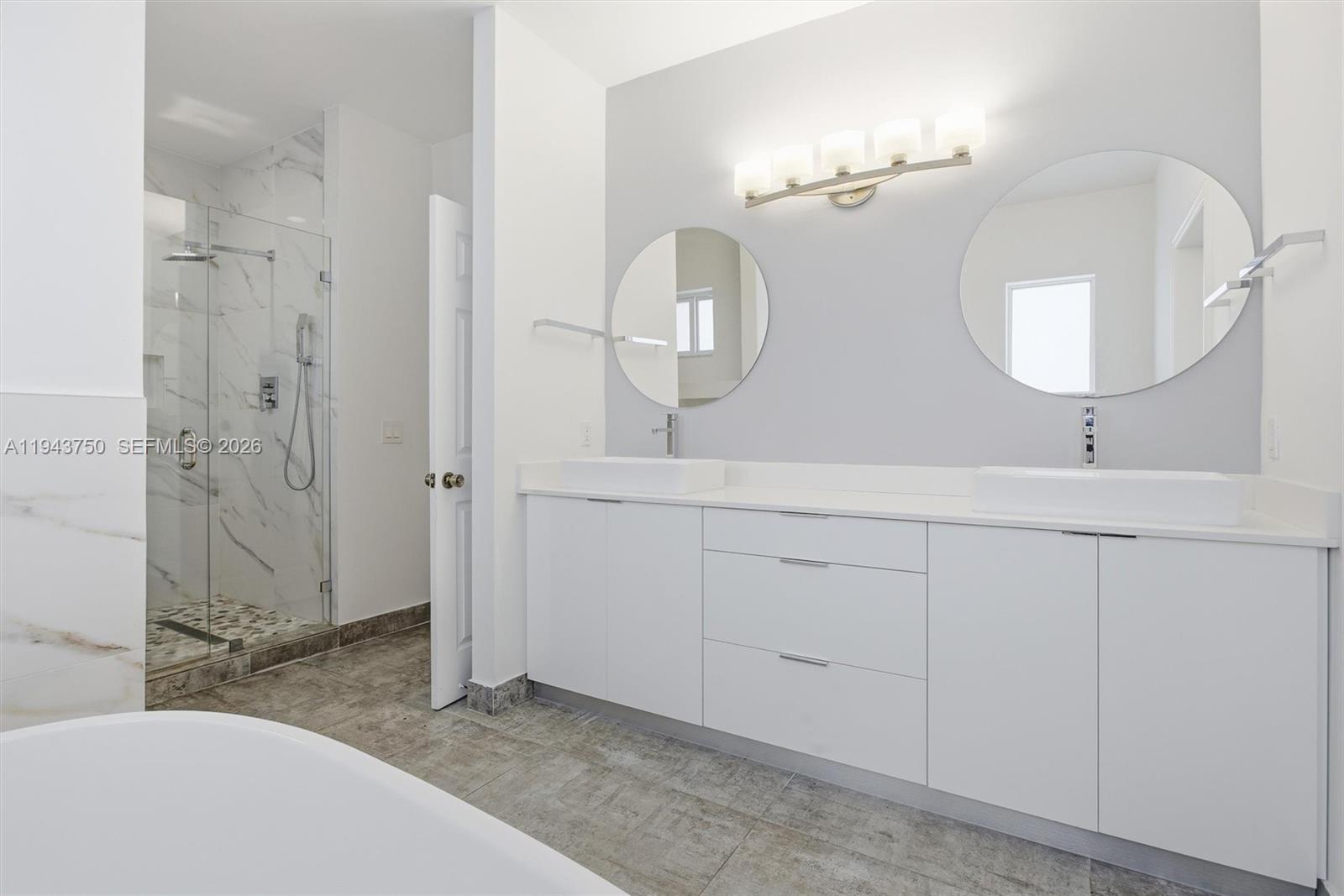 TWIN LAKE SHORES SOUTH - Residential