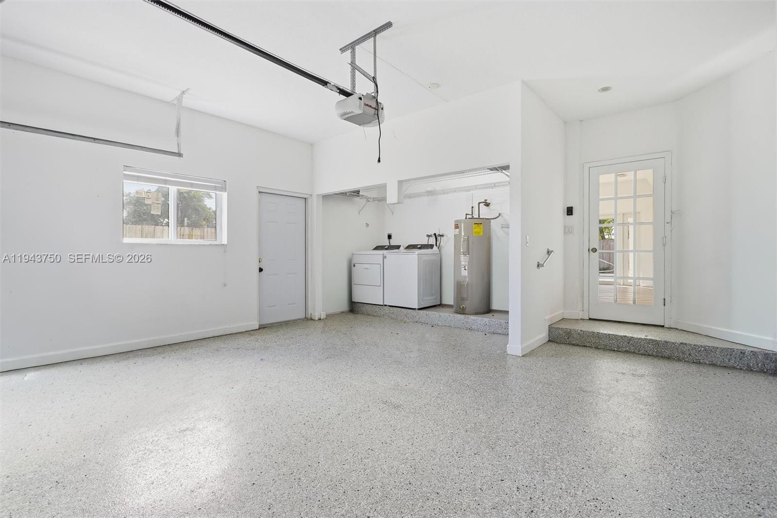 TWIN LAKE SHORES SOUTH - Residential