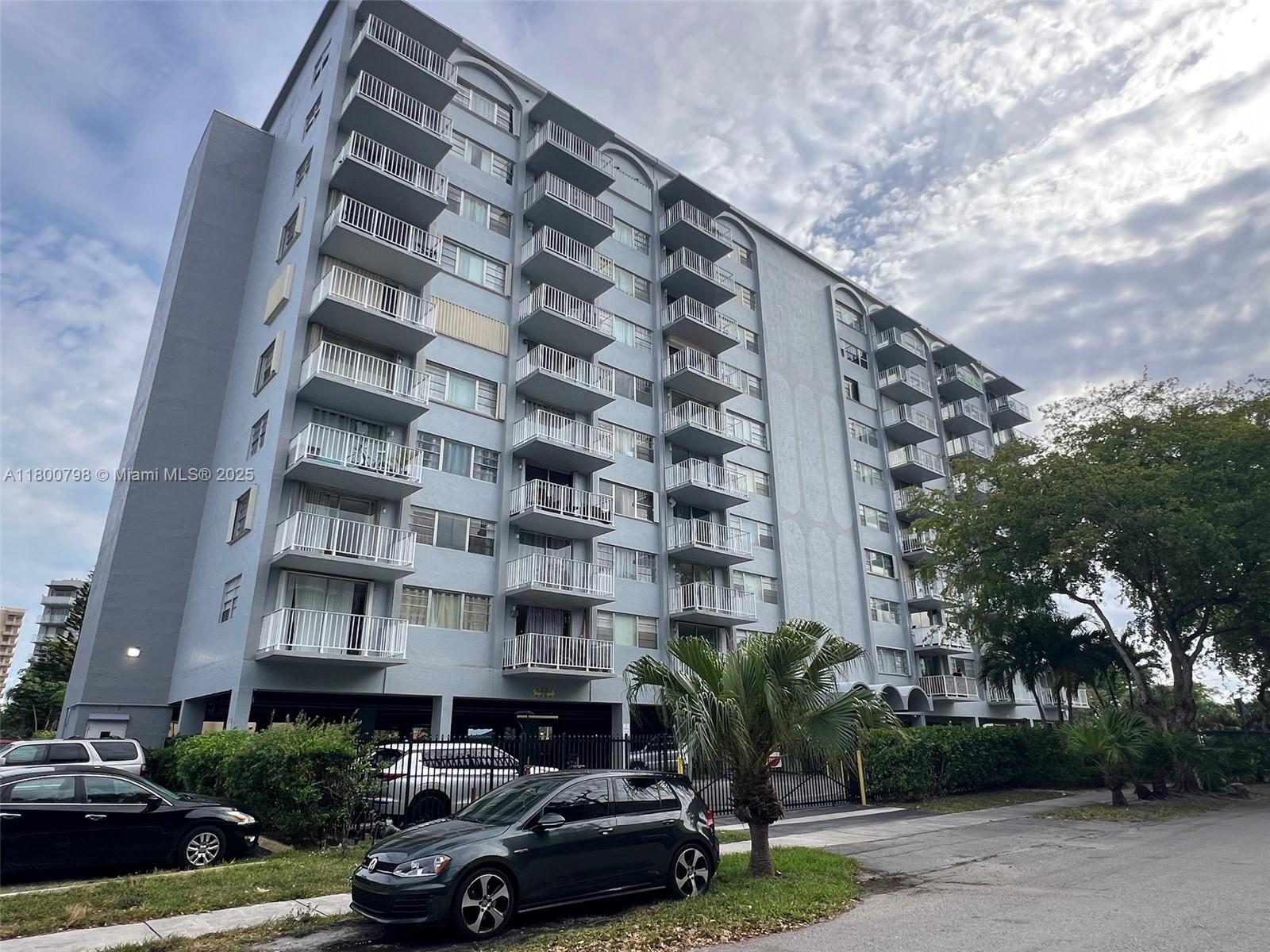 View photos, virtual tours, details... 1470 NE 125th Ter 810