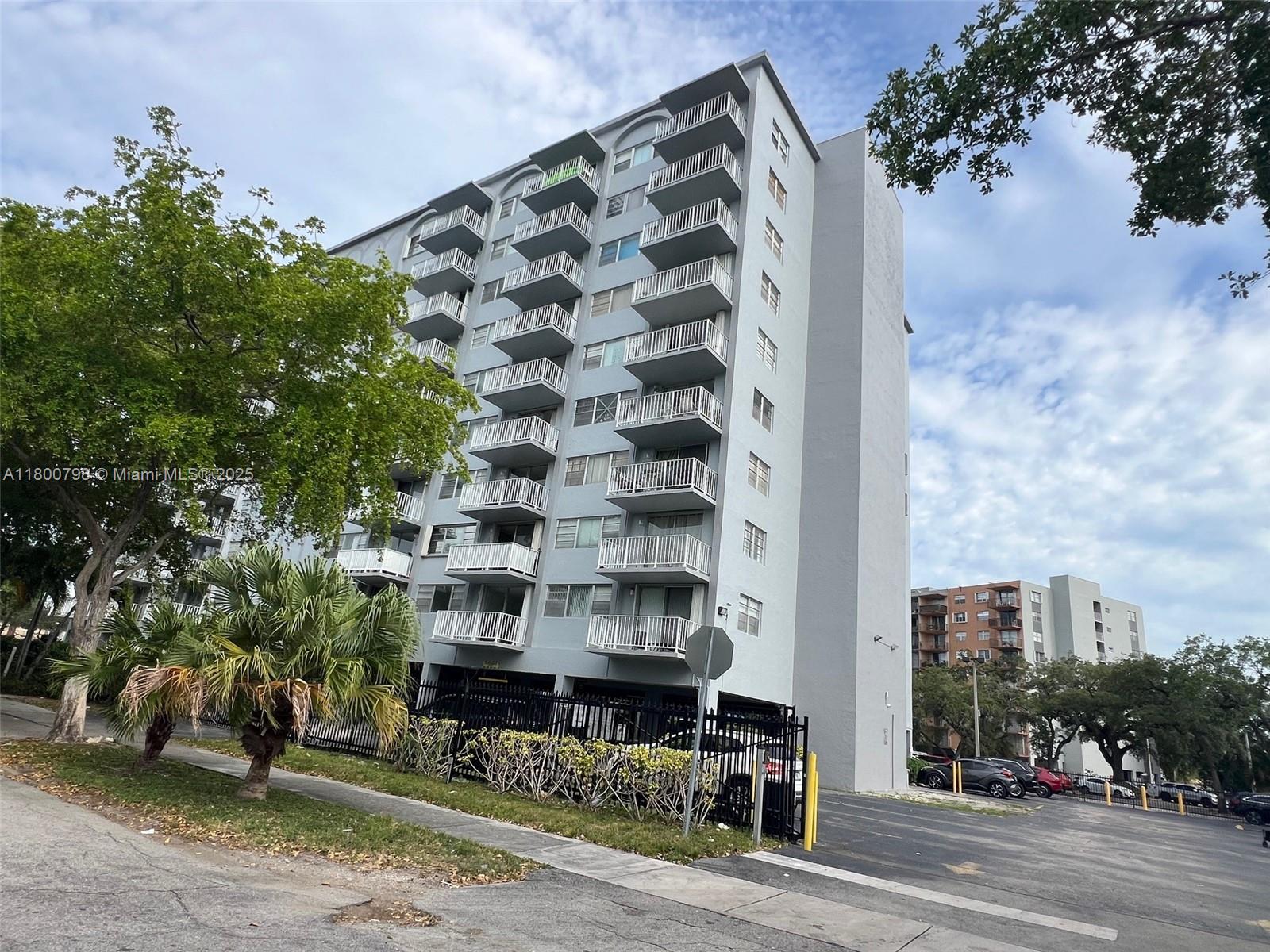 View photos, virtual tours, details... 1470 NE 125th Ter 810