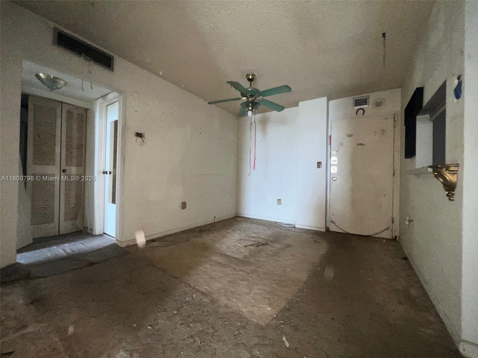 THREE HORIZONS NORTH COND - Residential