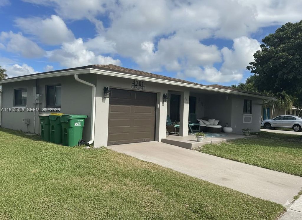 Photo of 4701 NW 44th St, Tamarac, FL 33319 (MLS # A11942426)