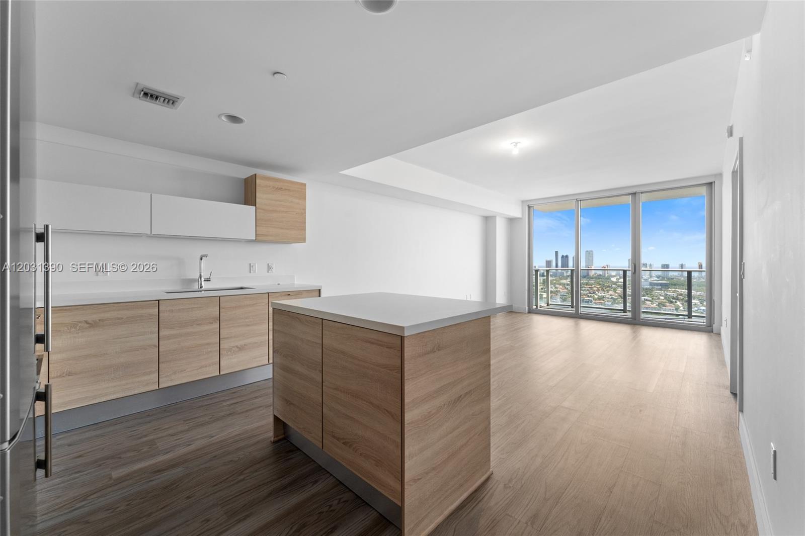 16385 Biscayne Blvd 3120