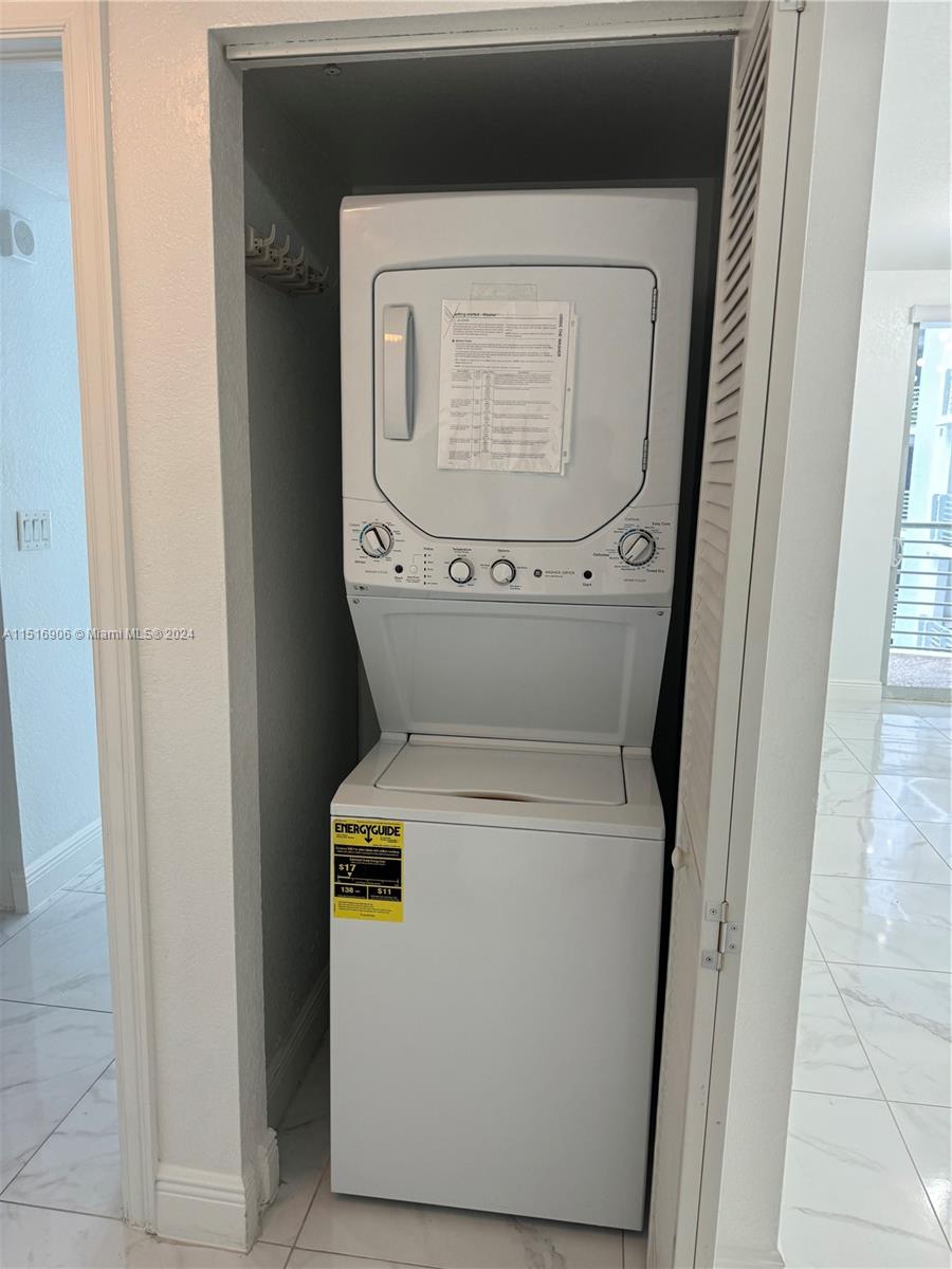 RADIUS CONDO - Residential Lease