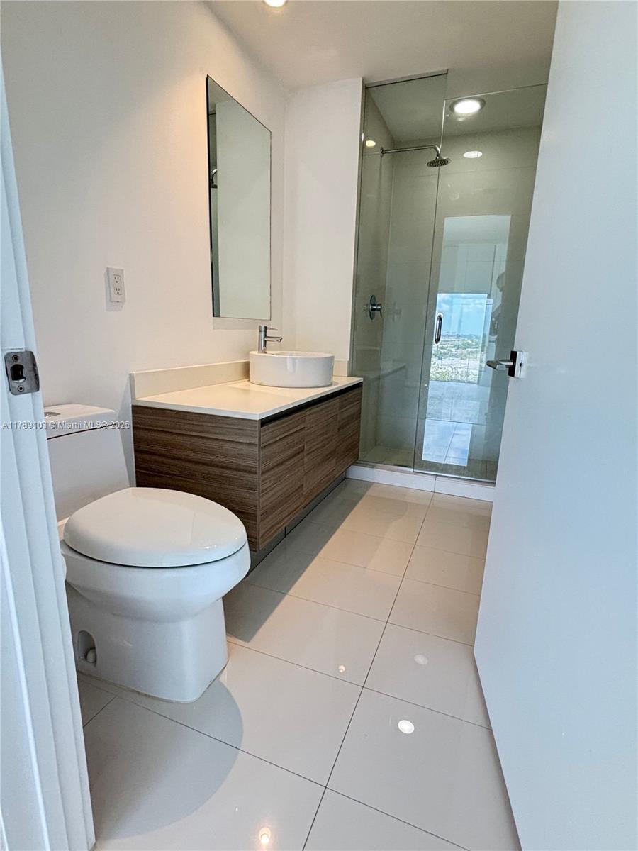 3401 MIDTOWN CONDO - Residential Lease