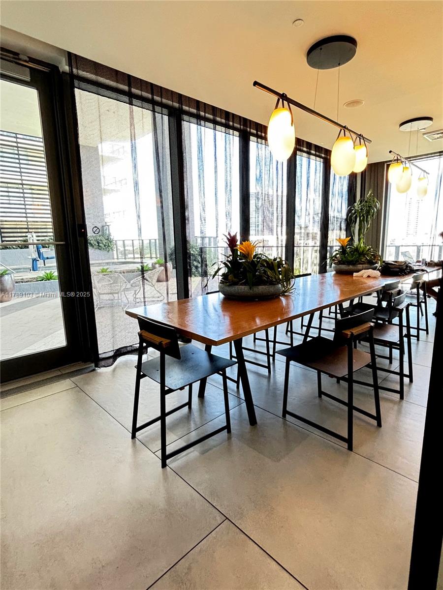 3401 MIDTOWN CONDO - Residential Lease