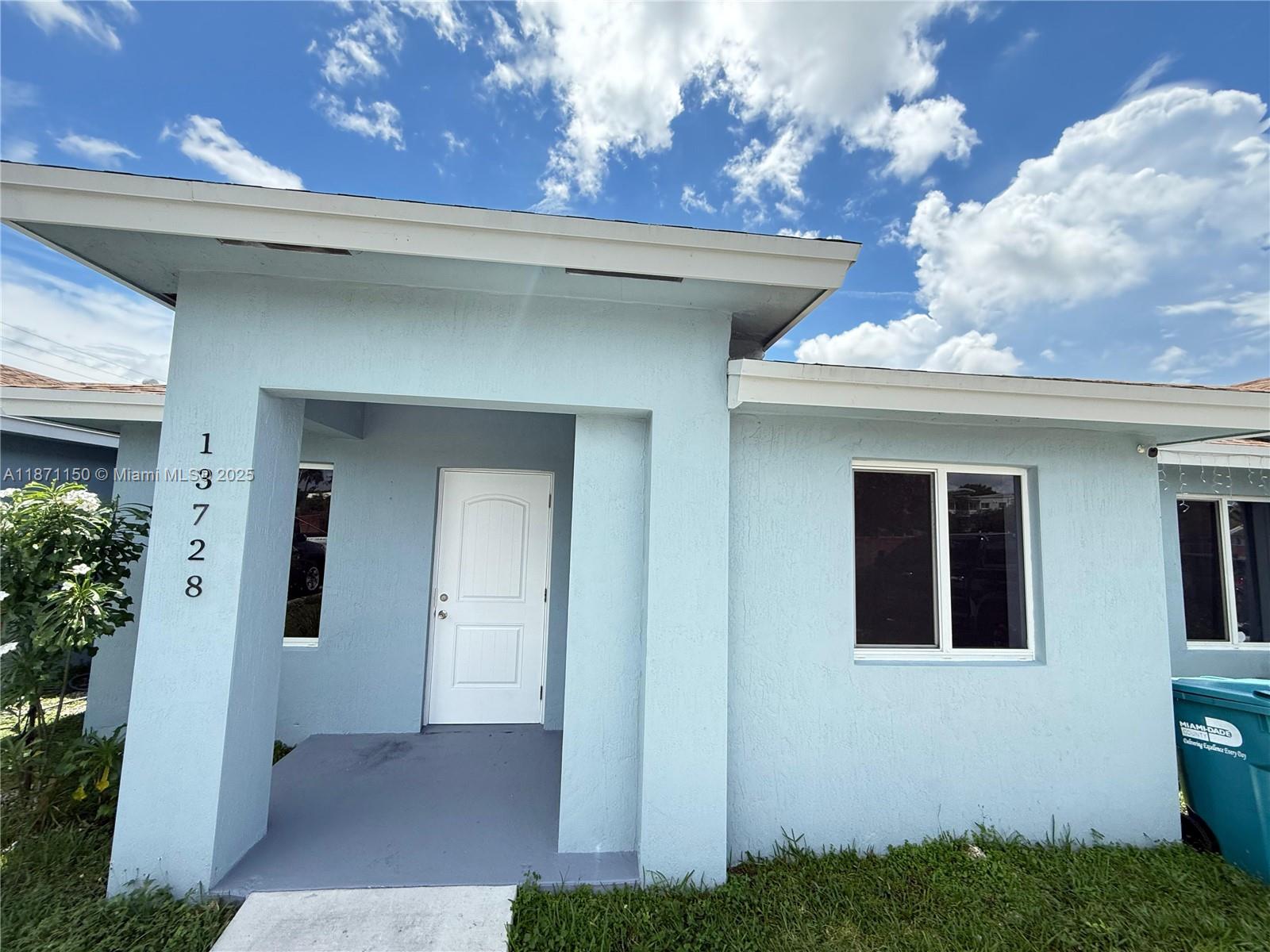 Very Spacious Townhouse in a very quiet area very close to turnpike exit #6, beautiful kitchen, all applliances are new, NO HOA, easy to show.