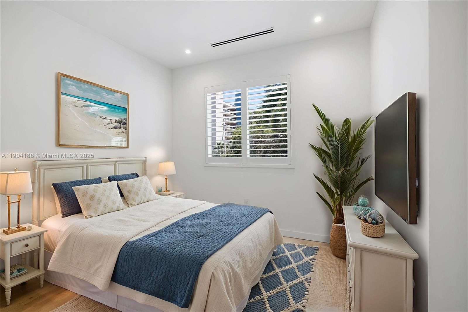 BLUE WATER BEACH - Residential