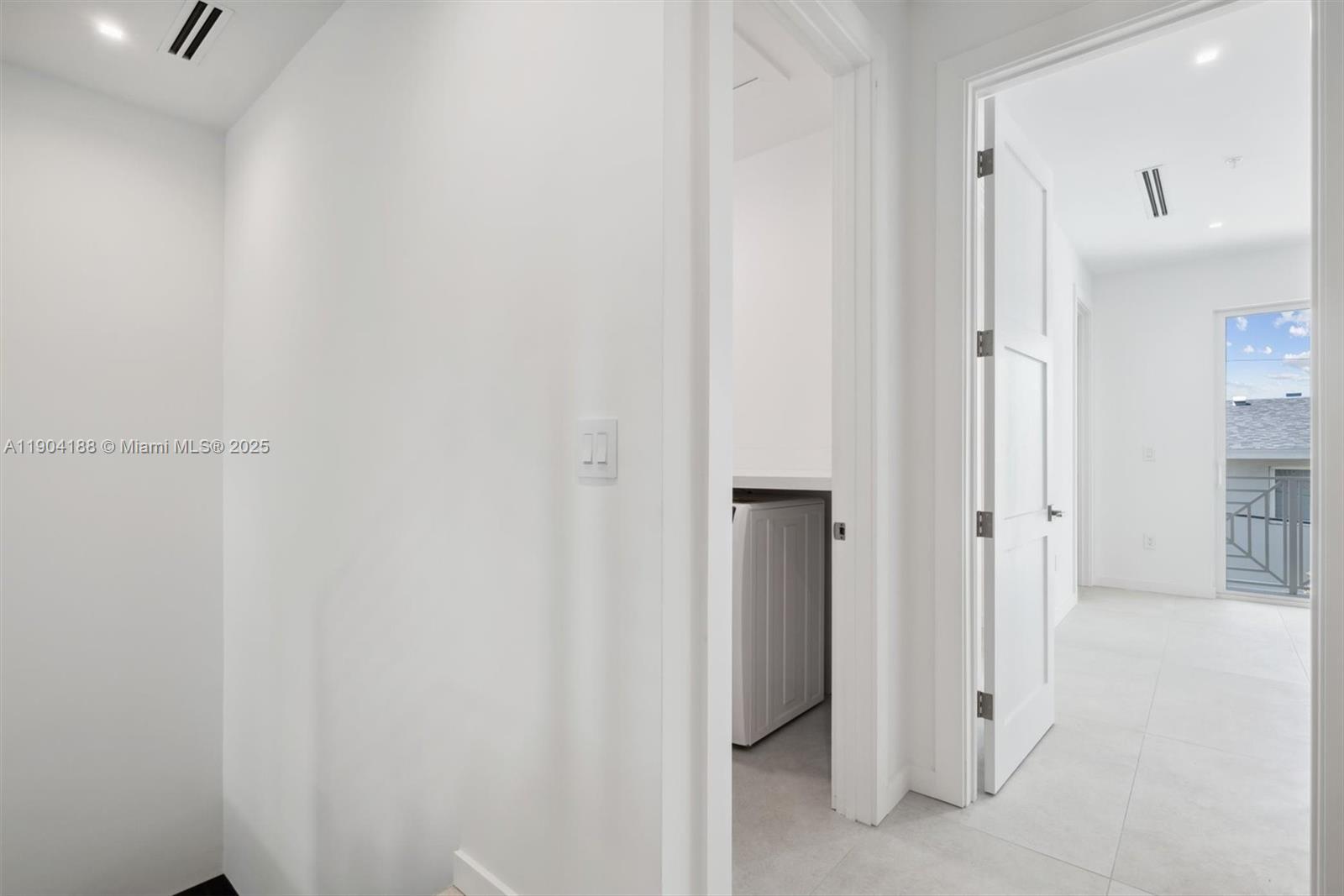 BLUE WATER BEACH - Residential