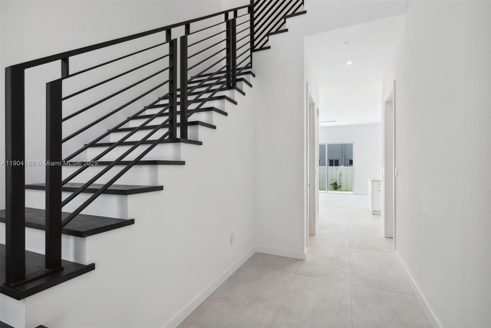 BLUE WATER BEACH - Residential