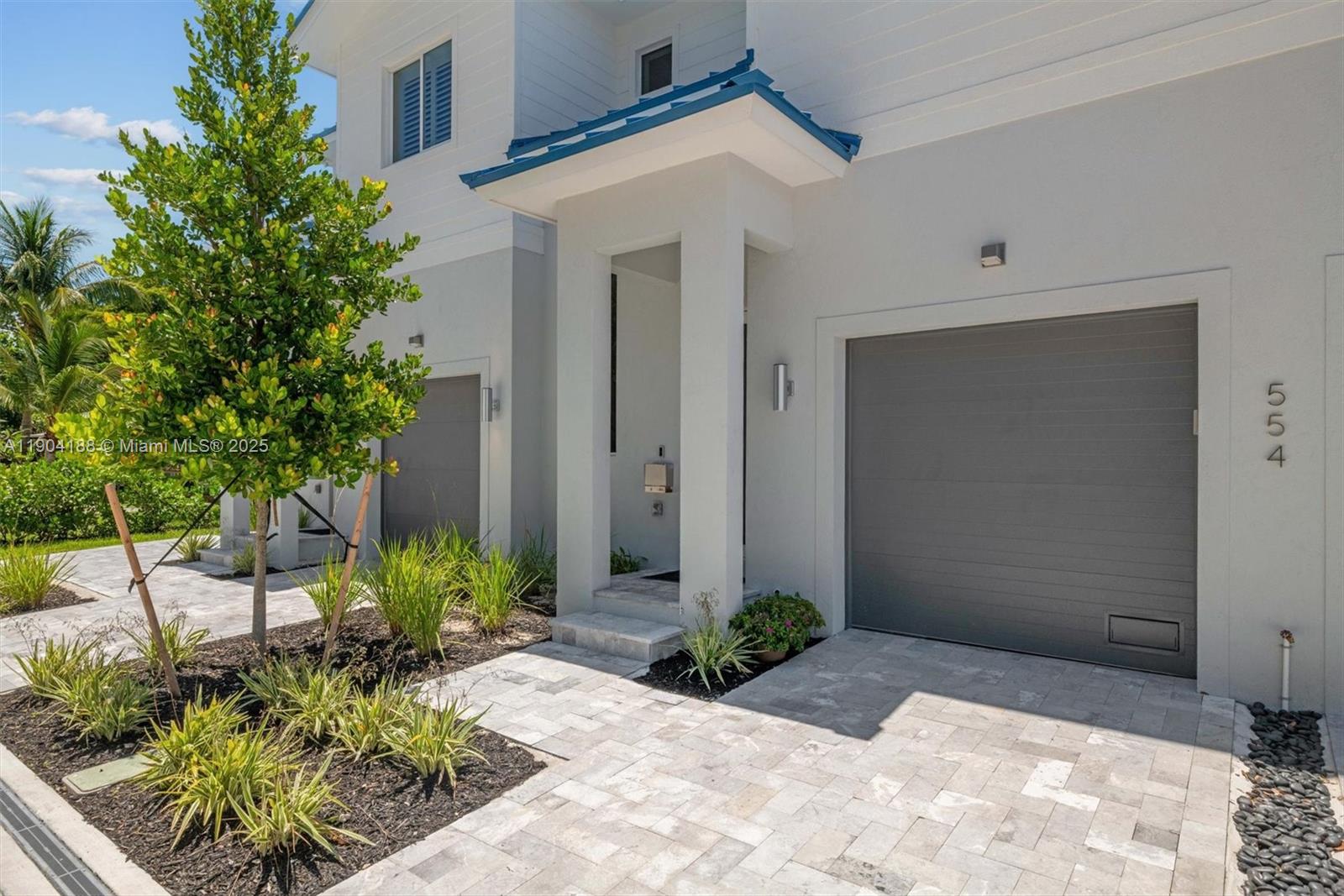 BLUE WATER BEACH - Residential