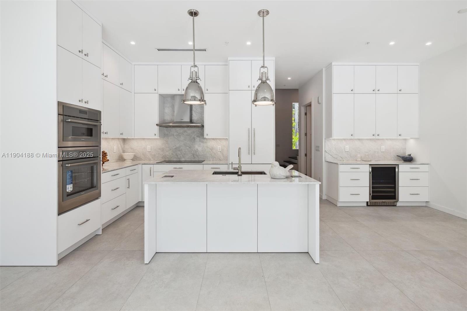 BLUE WATER BEACH - Residential