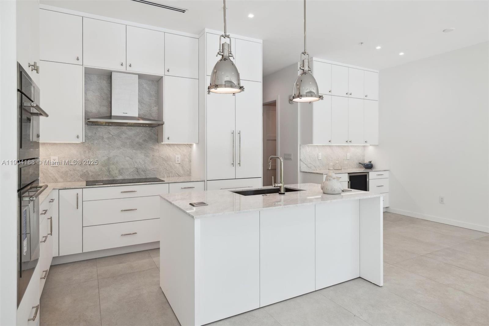 BLUE WATER BEACH - Residential