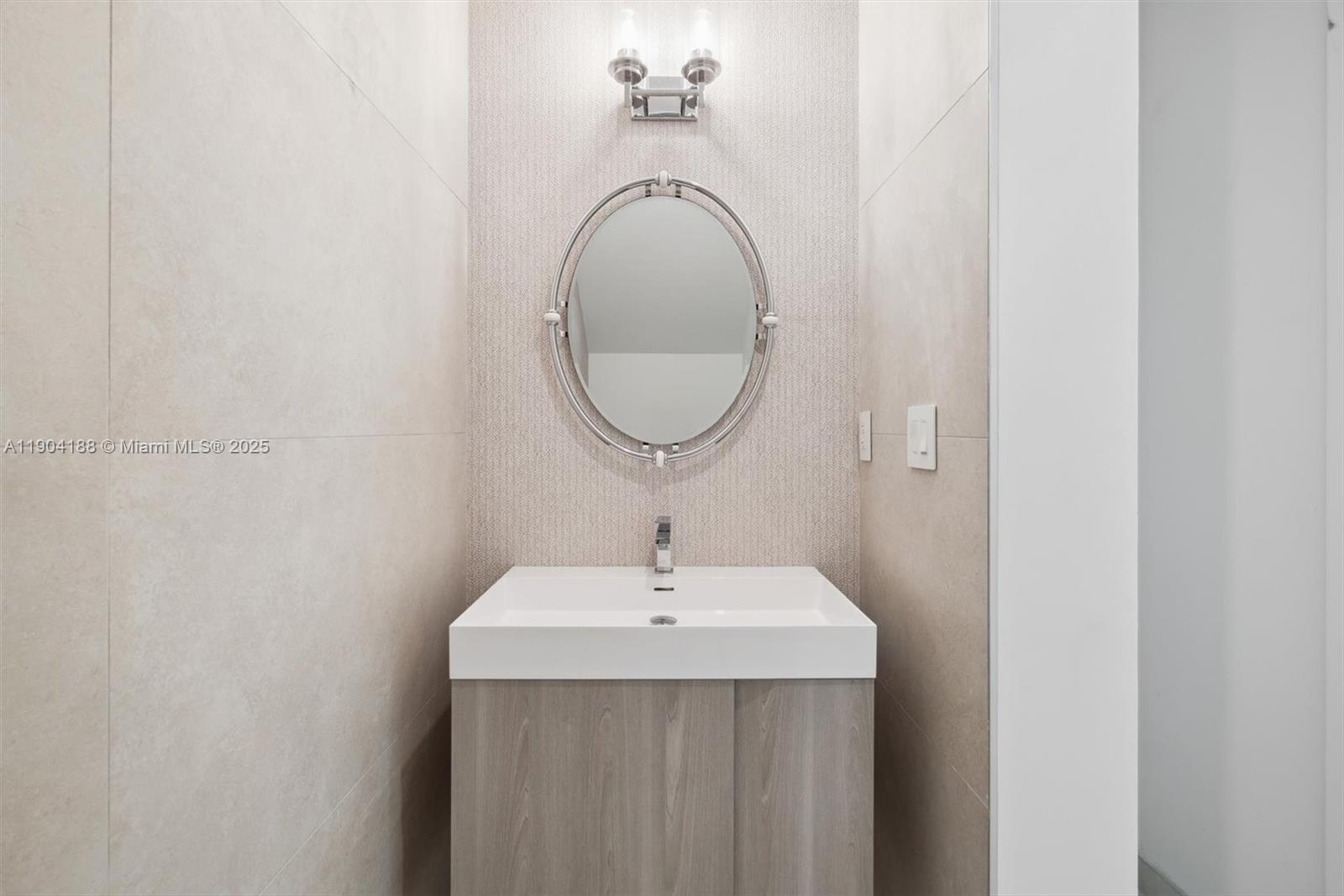 BLUE WATER BEACH - Residential