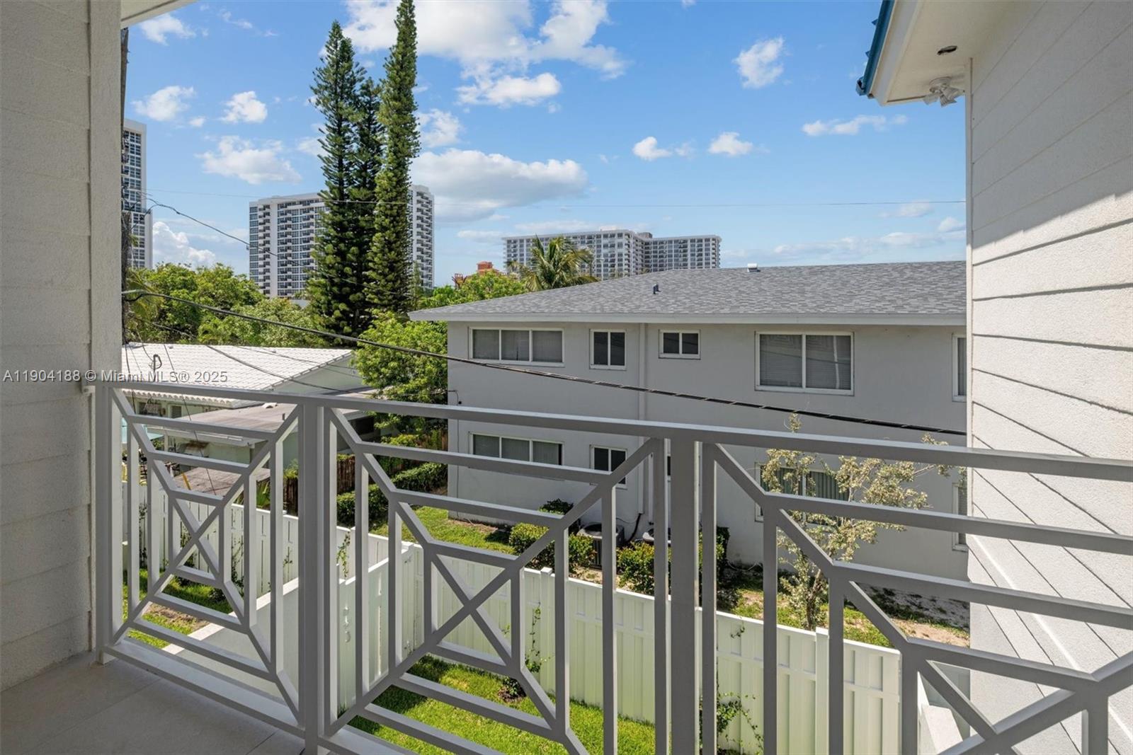 BLUE WATER BEACH - Residential