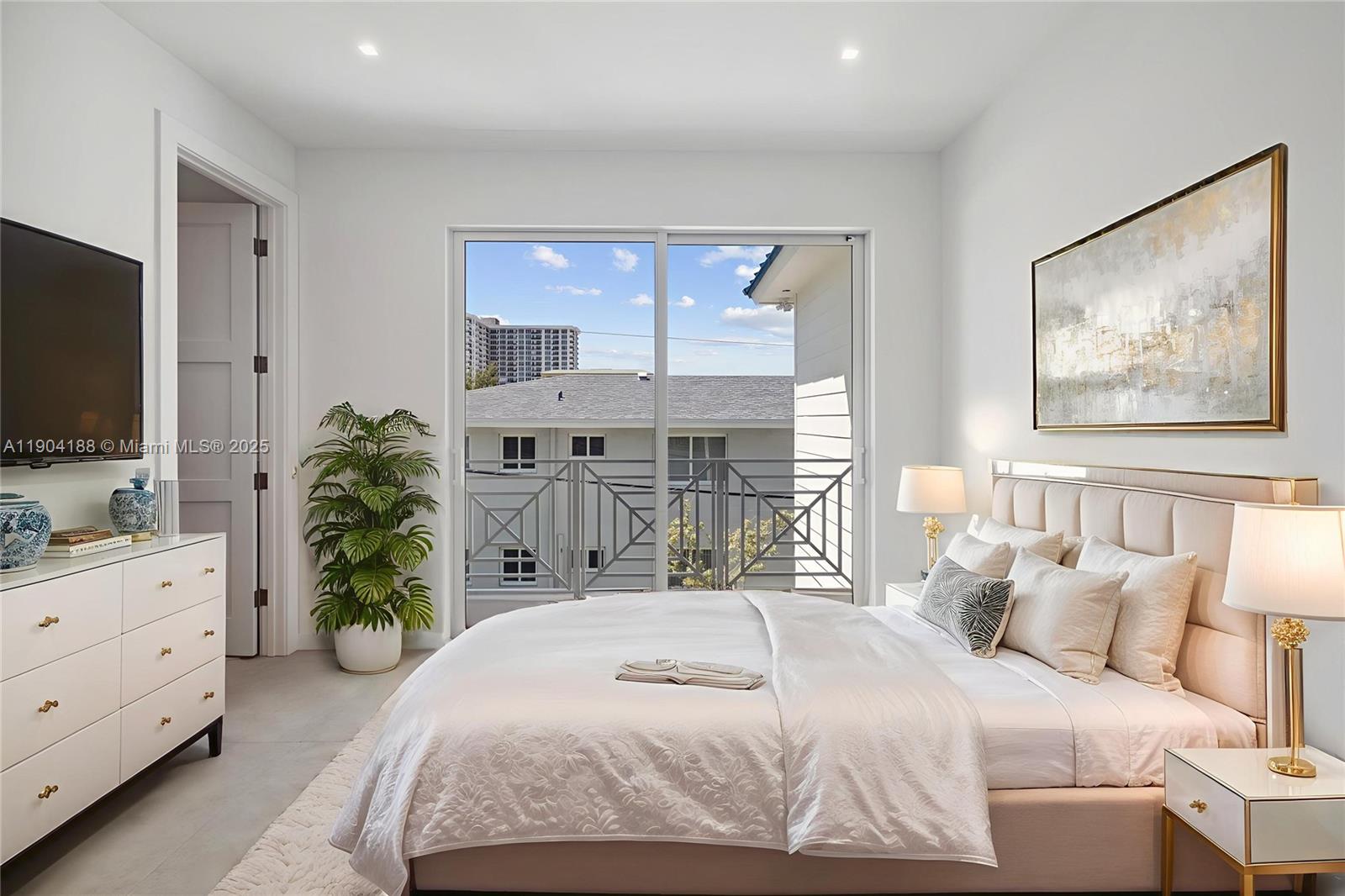 BLUE WATER BEACH - Residential