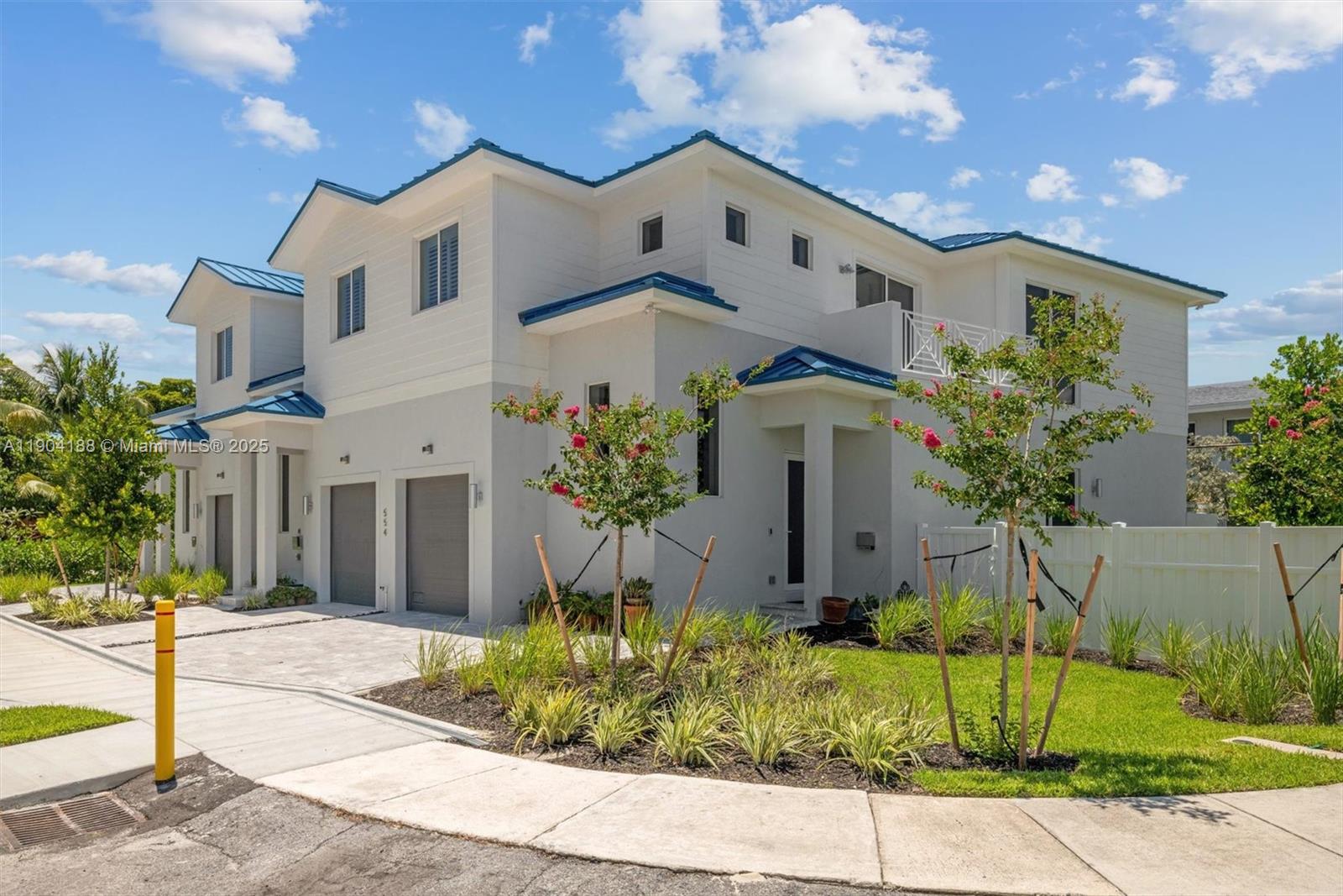 BLUE WATER BEACH - Residential