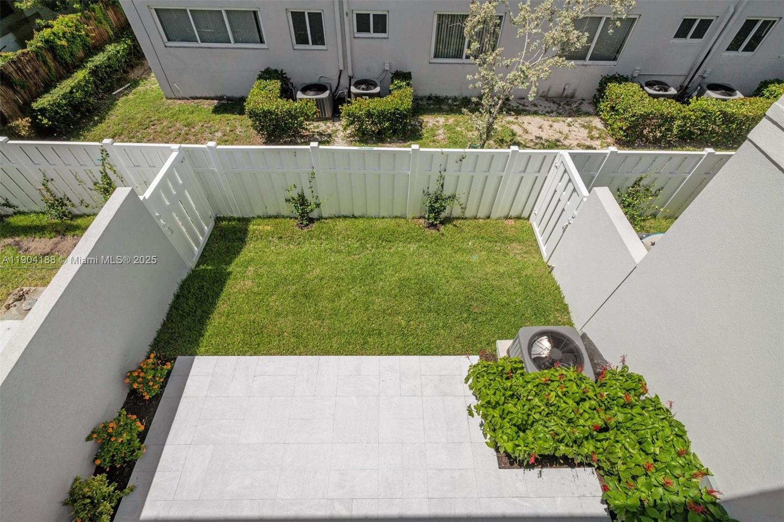 BLUE WATER BEACH - Residential