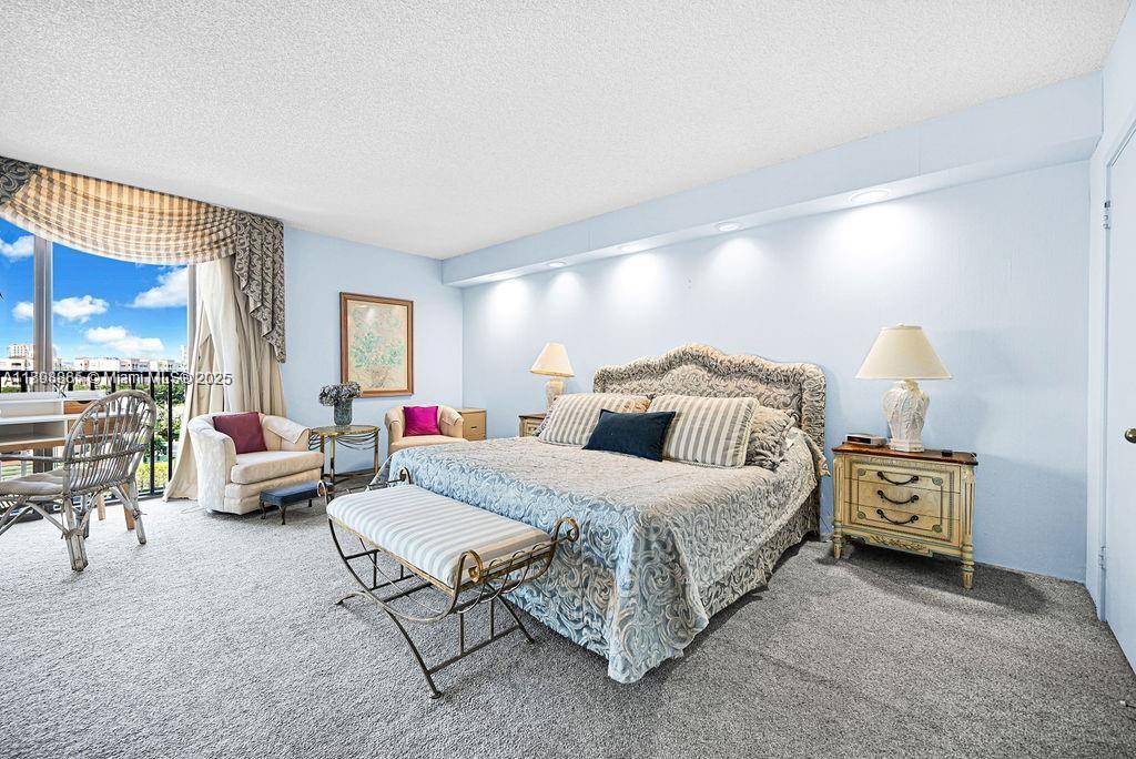 TURNBERRY ISLE CONDO - Residential