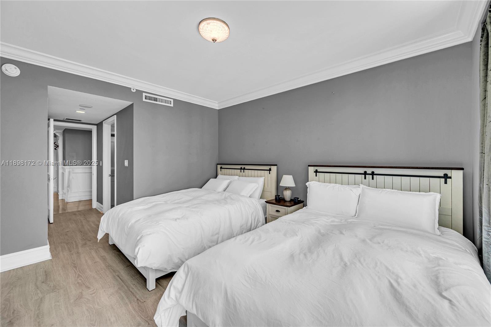 HAMPTONS SOUTH CONDO - Residential