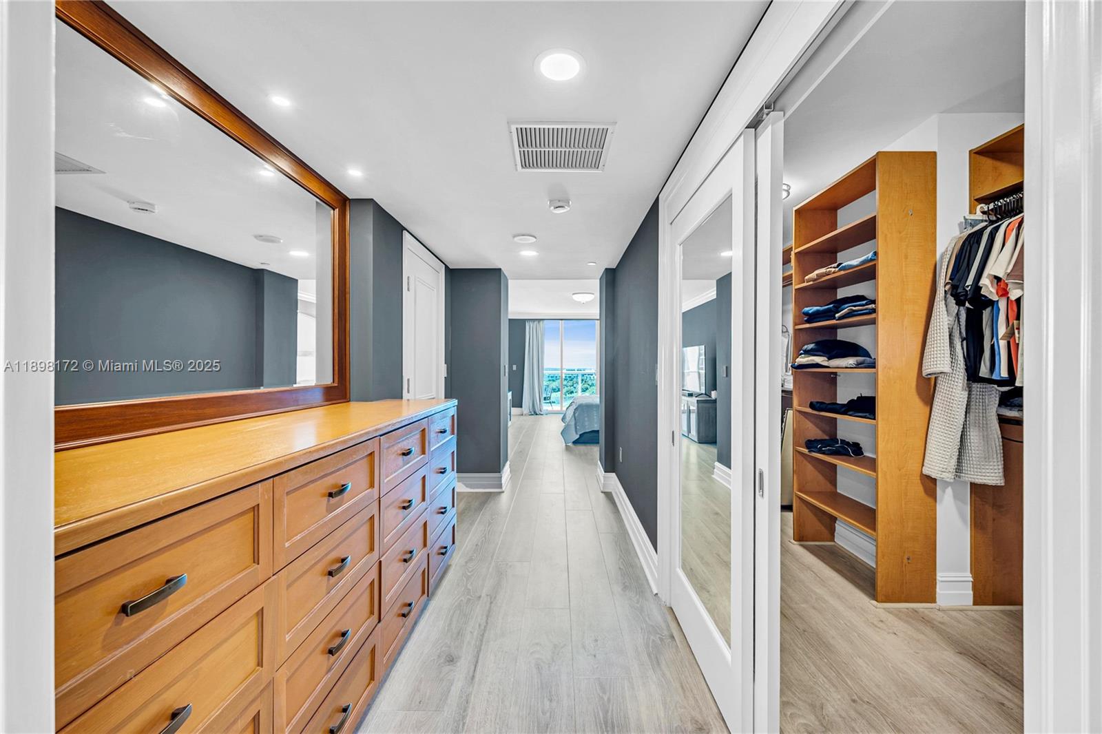 HAMPTONS SOUTH CONDO - Residential