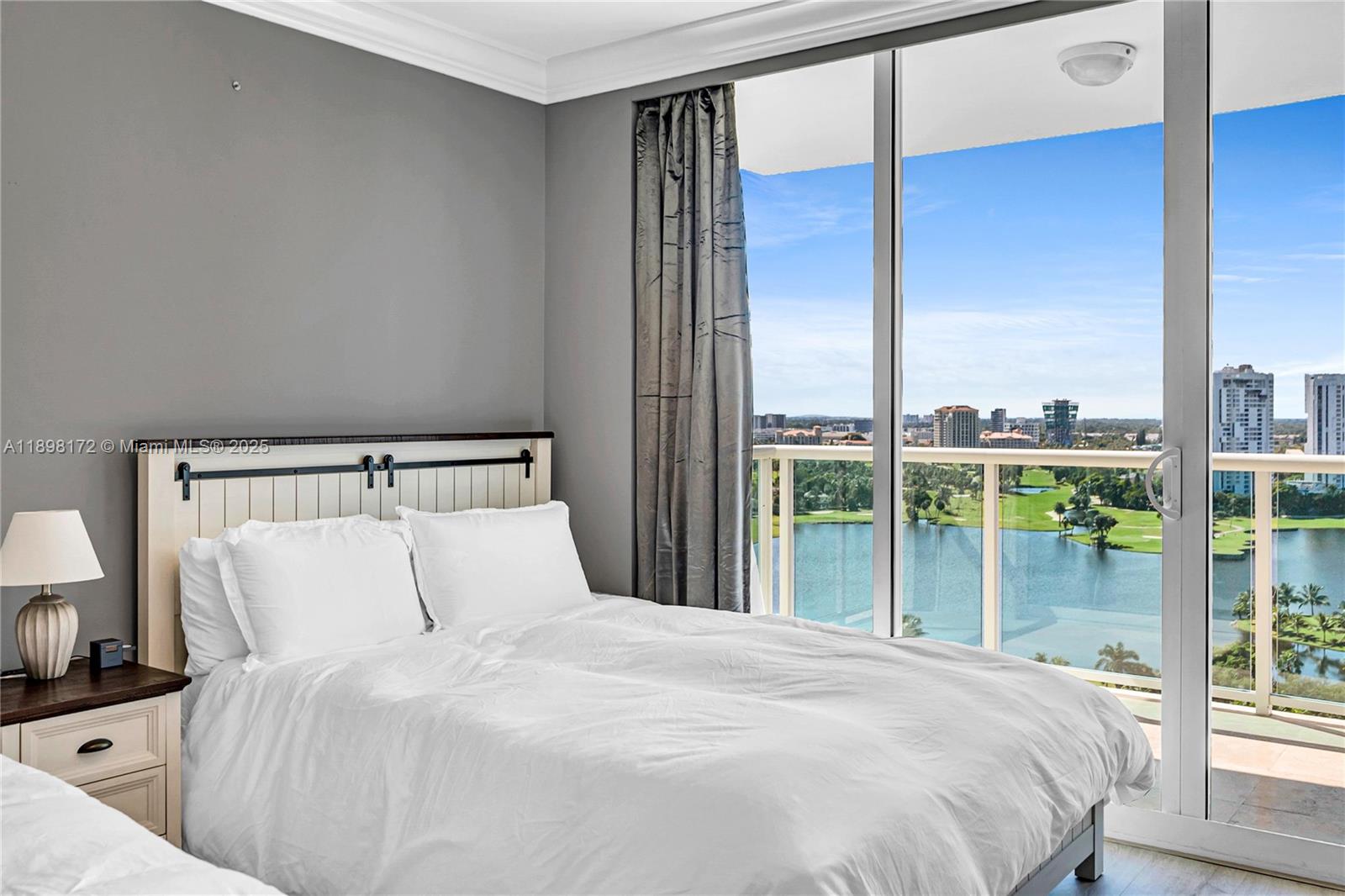 HAMPTONS SOUTH CONDO - Residential