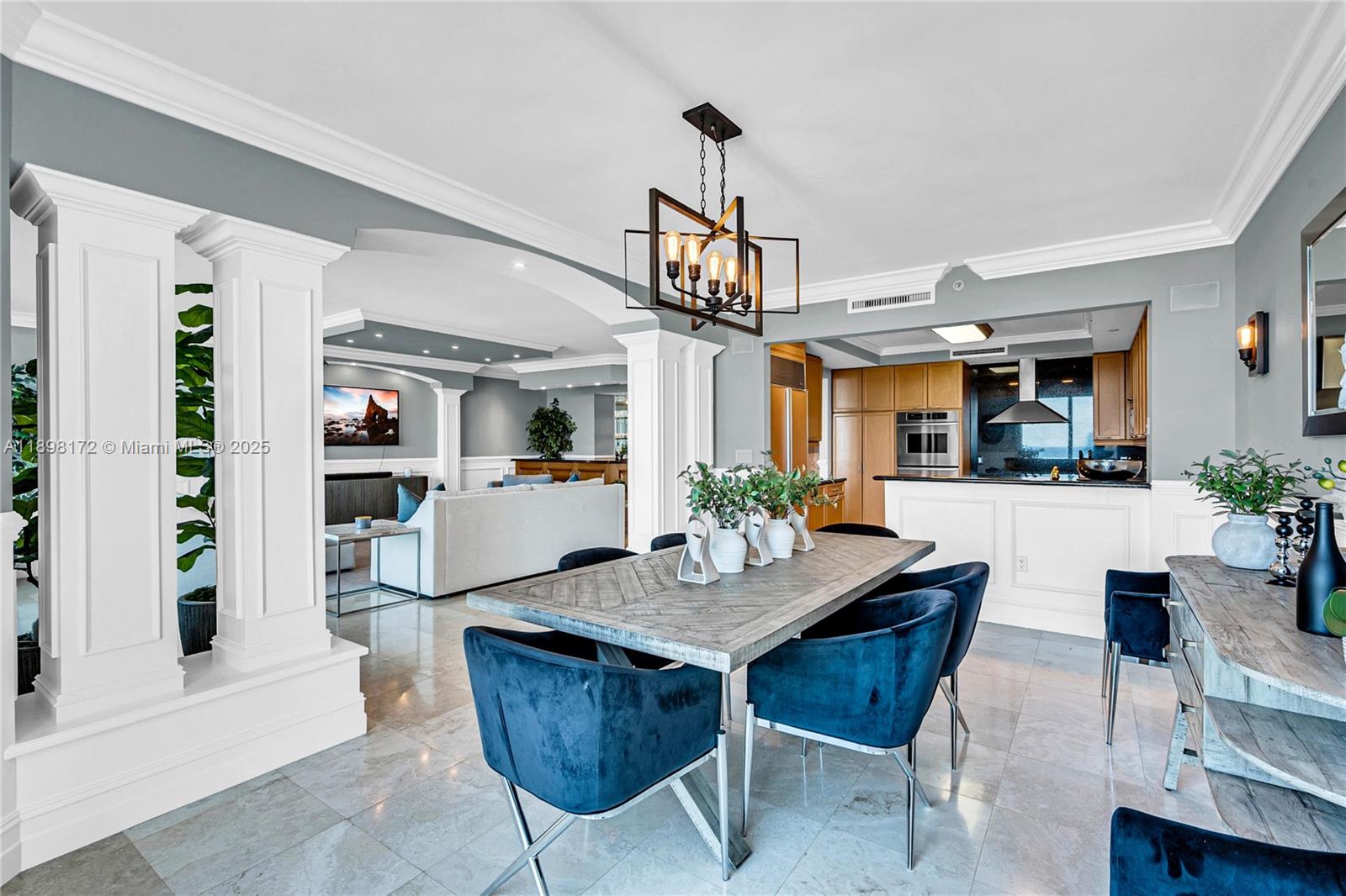 HAMPTONS SOUTH CONDO - Residential