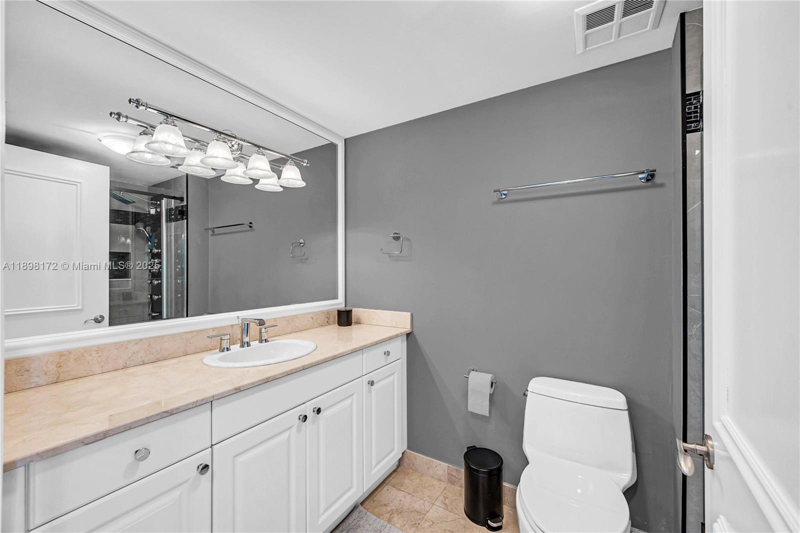 HAMPTONS SOUTH CONDO - Residential