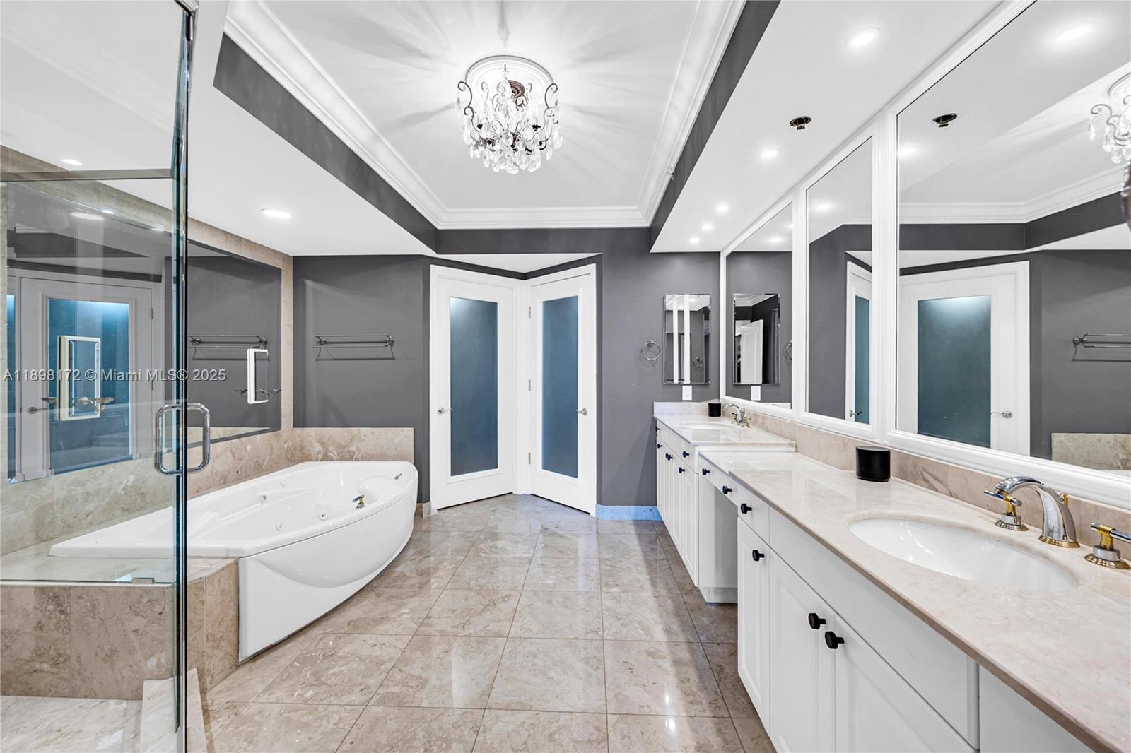 HAMPTONS SOUTH CONDO - Residential