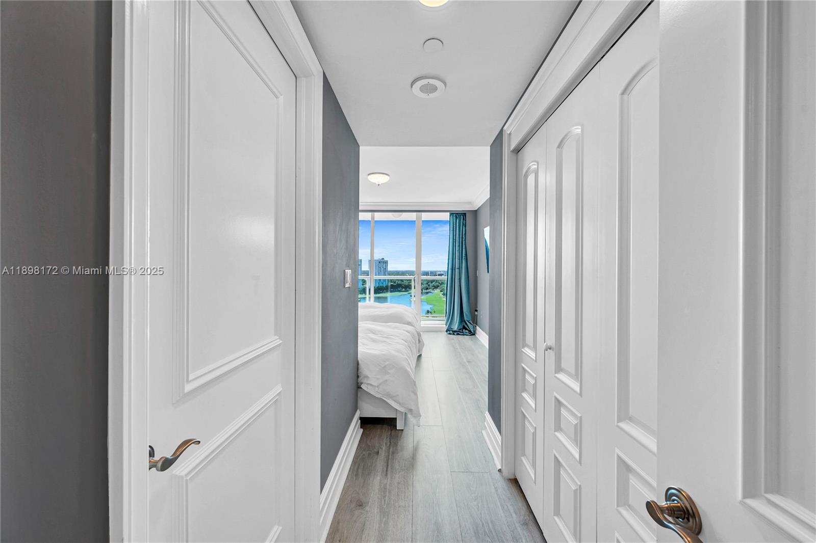 HAMPTONS SOUTH CONDO - Residential