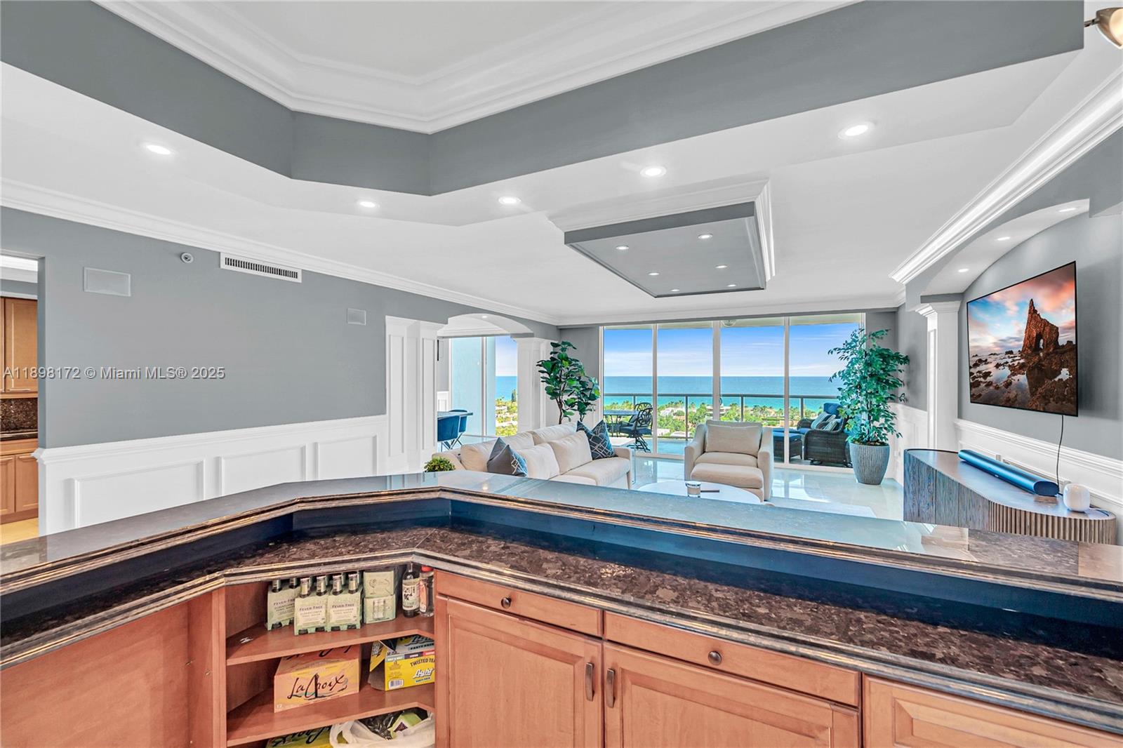 HAMPTONS SOUTH CONDO - Residential