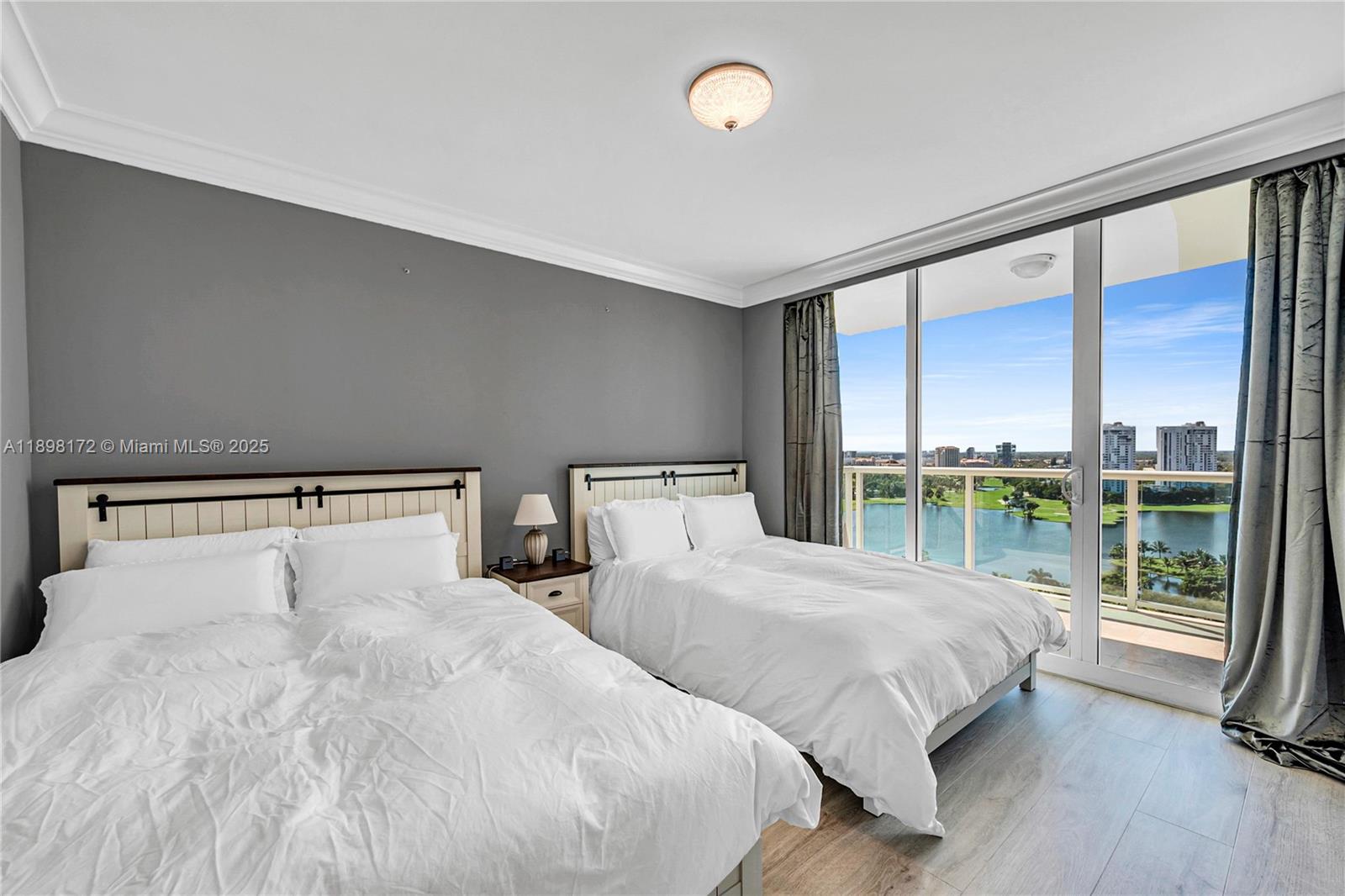 HAMPTONS SOUTH CONDO - Residential