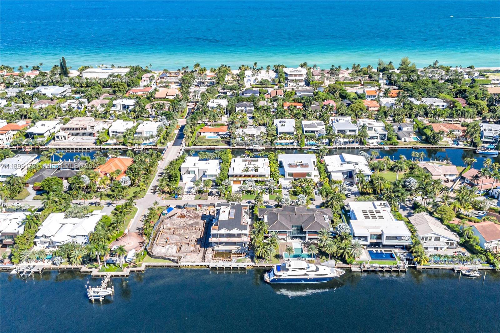 HAMPTONS SOUTH CONDO - Residential