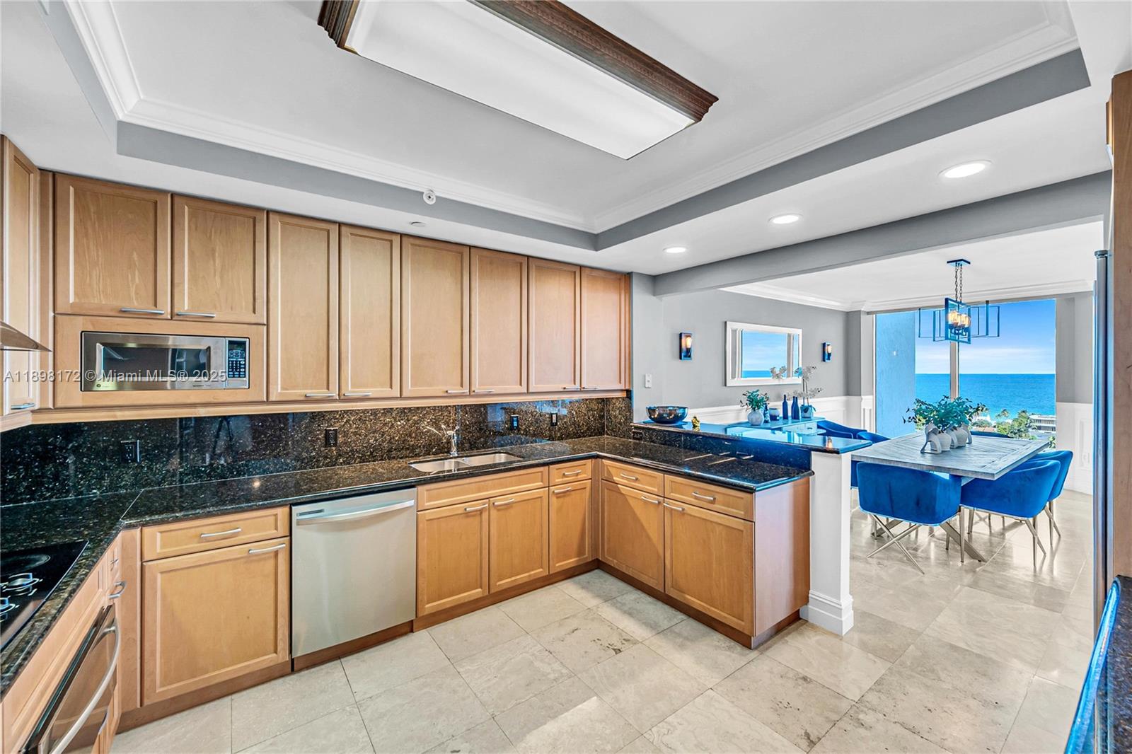 HAMPTONS SOUTH CONDO - Residential