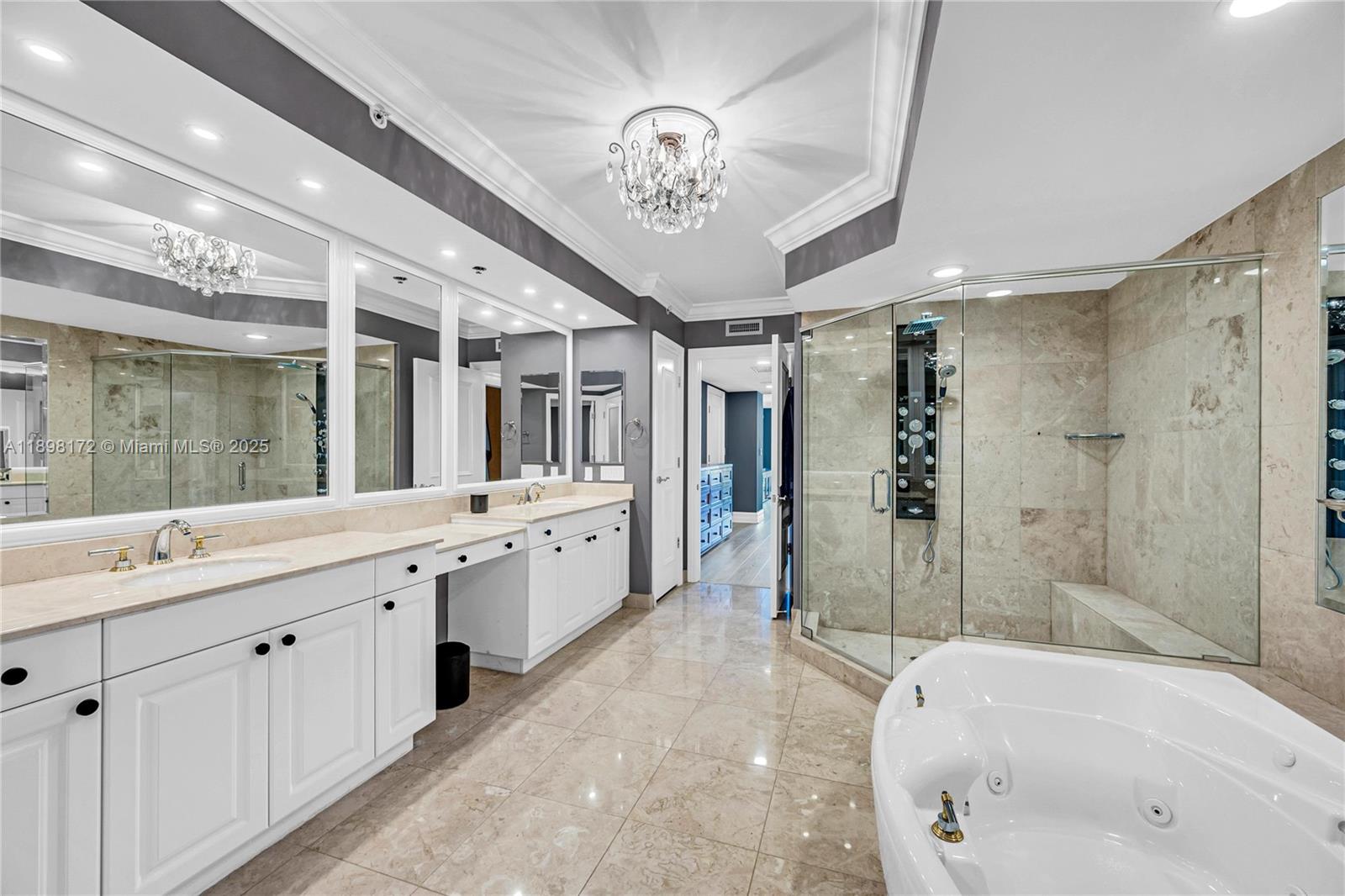 HAMPTONS SOUTH CONDO - Residential