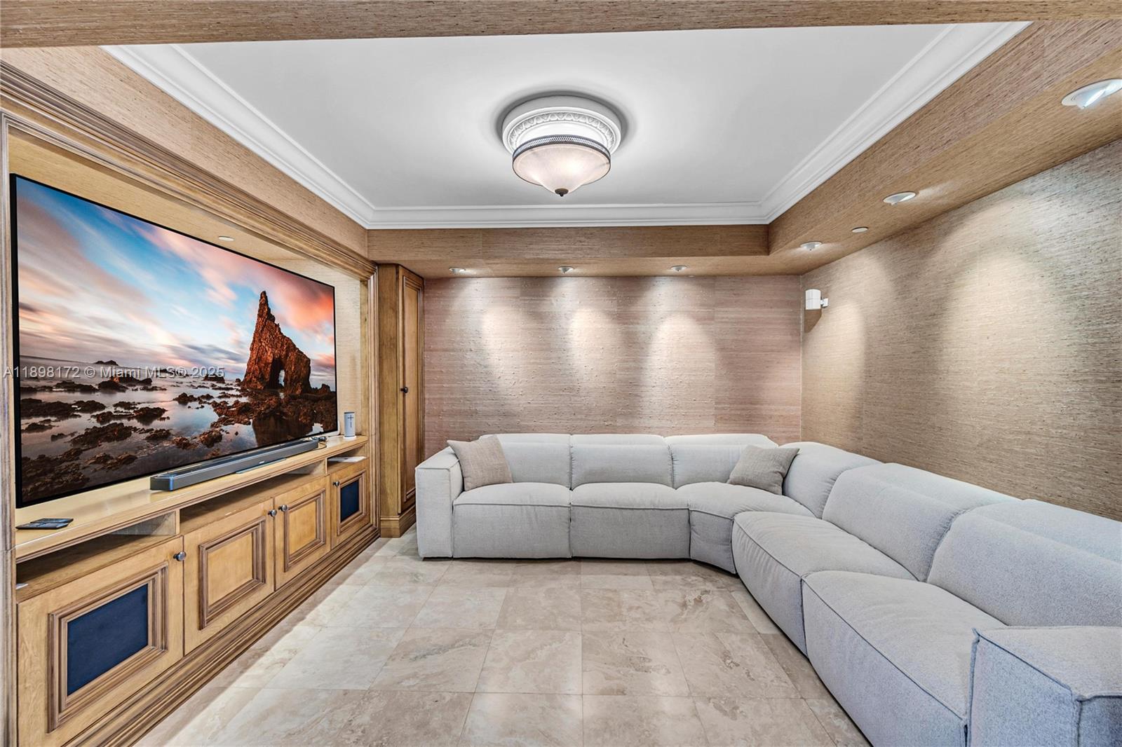 HAMPTONS SOUTH CONDO - Residential